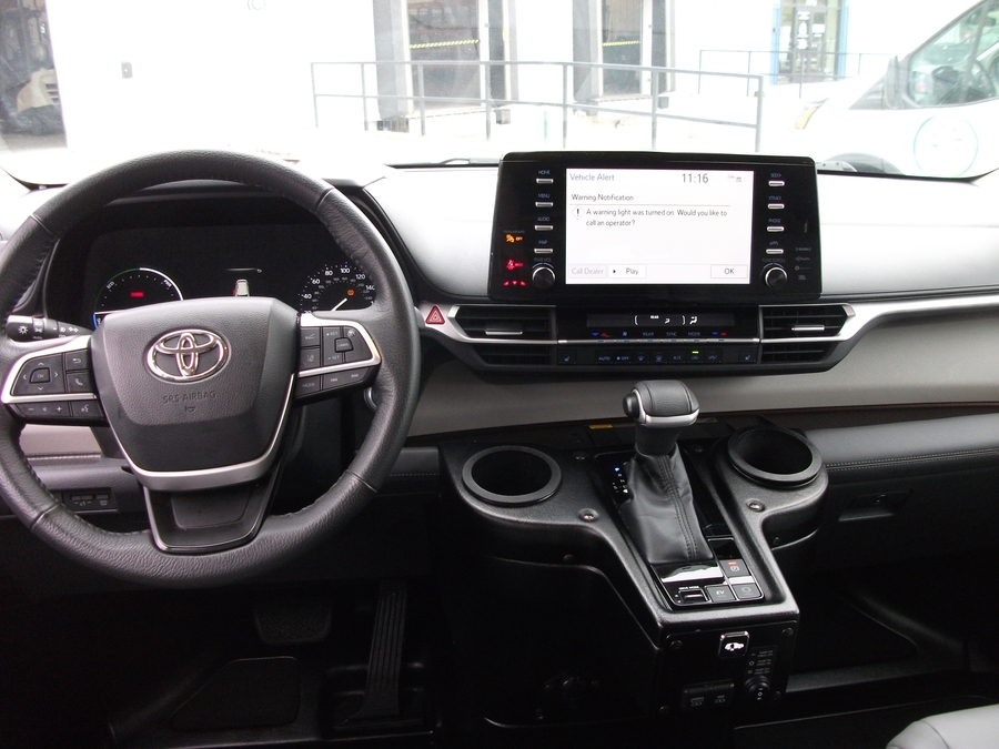 PRE OWNED 2022 Toyota Sienna XLE