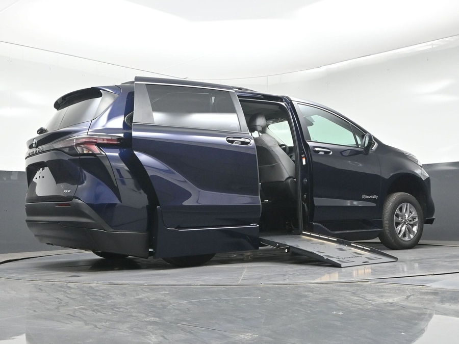 New 2026 Toyota Sienna XLE Add