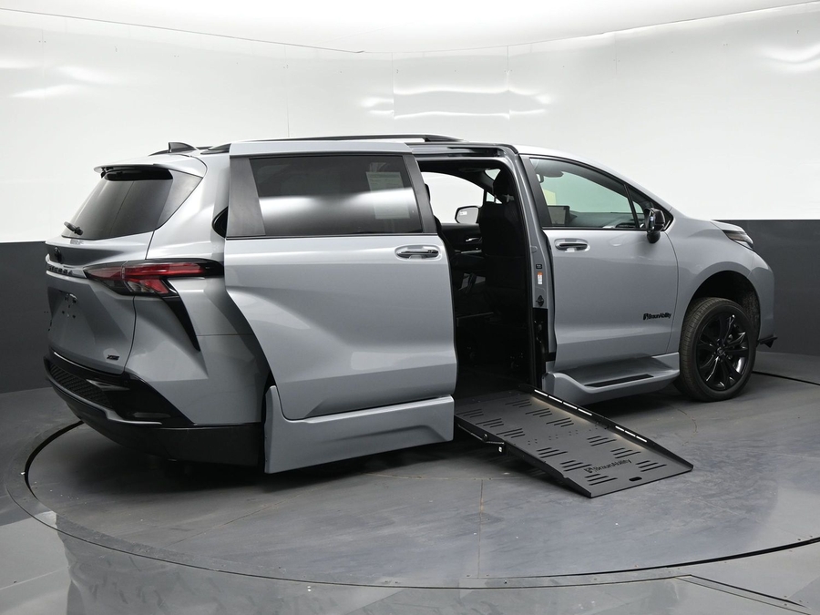 New 2026 Toyota Sienna XSE Sport