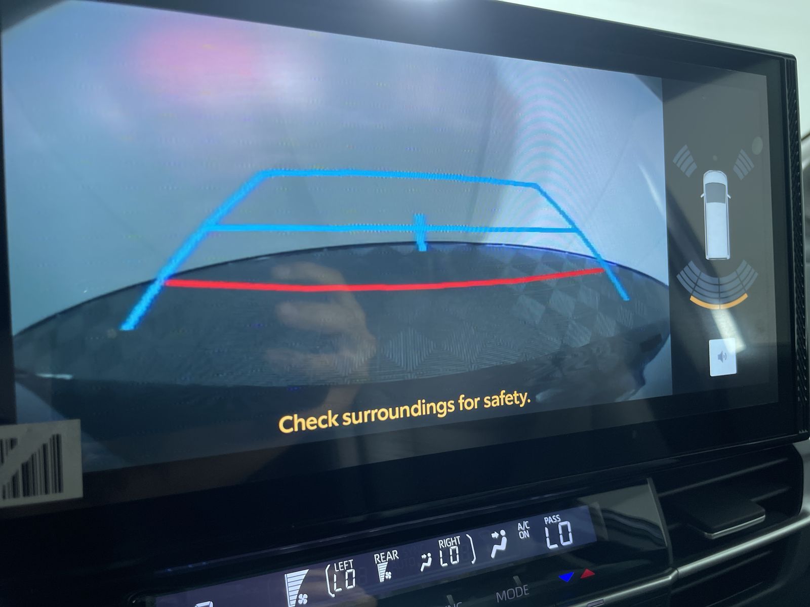 2025 Toyota Sienna XLE - Photo 19