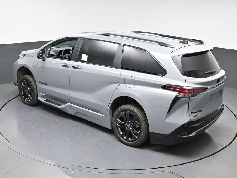 New 2026 Toyota Sienna XSE Sport