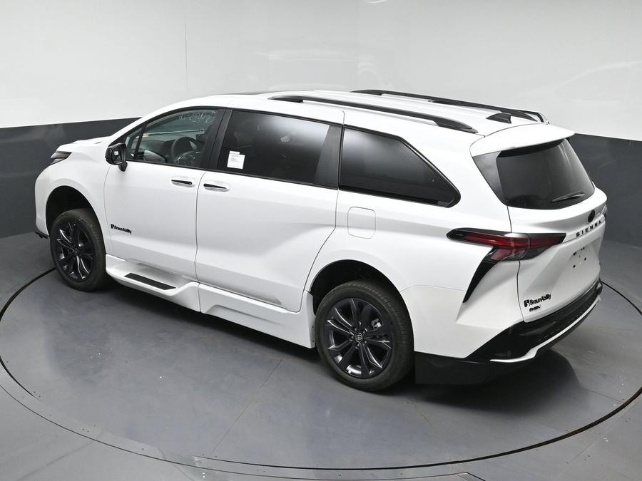 New 2026 Toyota Sienna XSE Sport