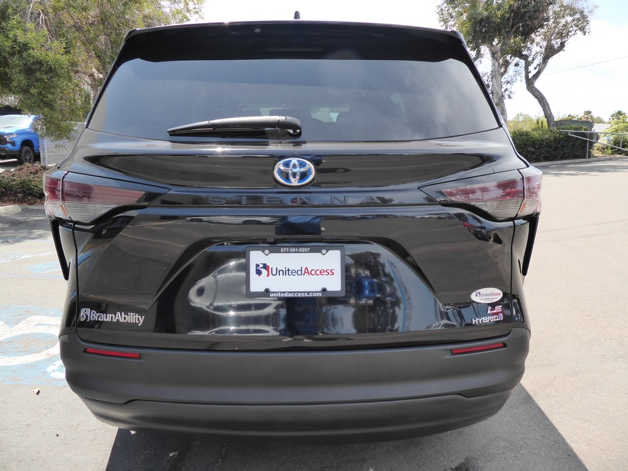 PRE OWNED 2024 Toyota Sienna LE Base