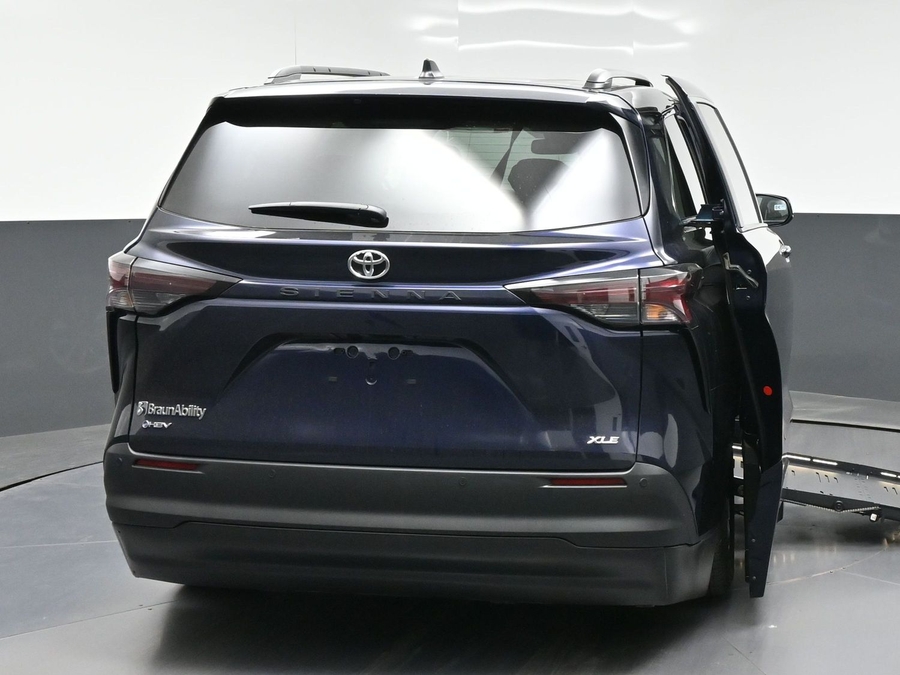 New 2026 Toyota Sienna XLE Add