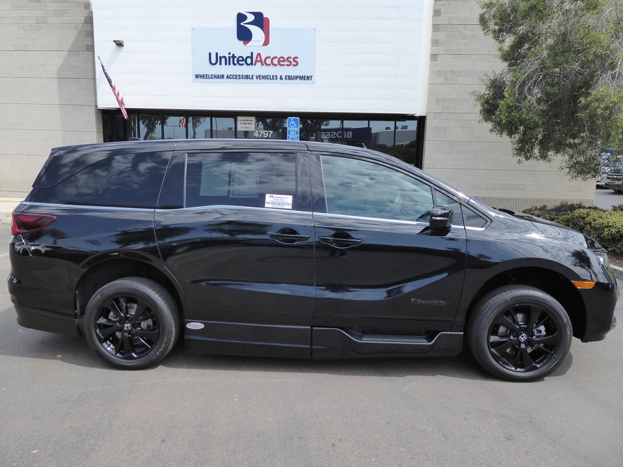 PRE OWNED 2024 Honda Odyssey Sport