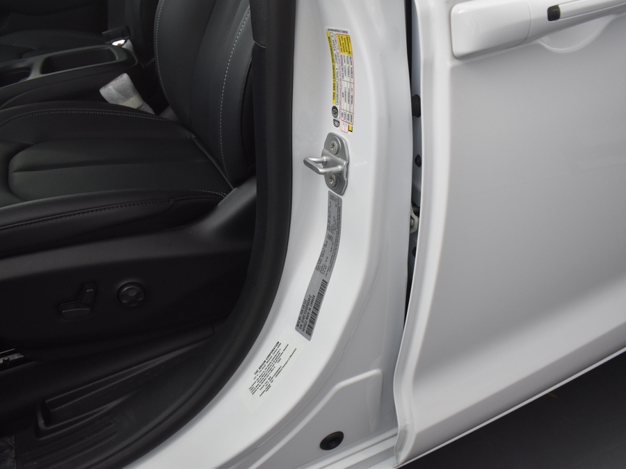 New 2026 Chrysler Voyager LX
