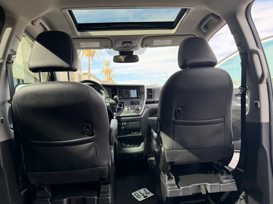 PRE OWNED 2020 Toyota Sienna SE Premium