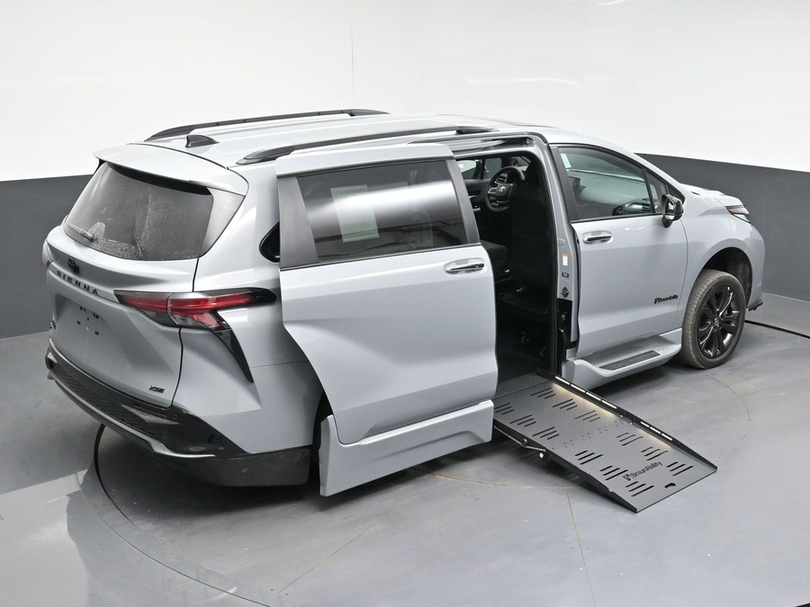New 2026 Toyota Sienna XSE Sport