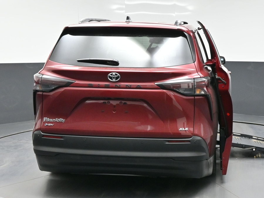 New 2026 Toyota Sienna XLE Add