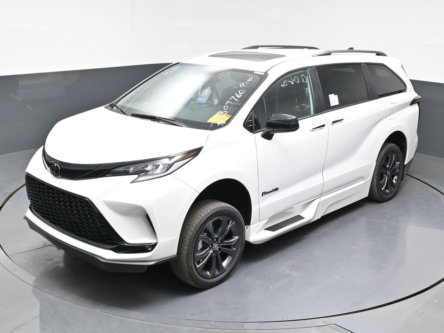 New 2026 Toyota Sienna XSE Sport