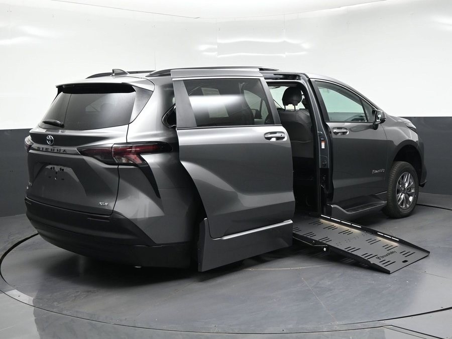 New 2026 Toyota Sienna XLE Add