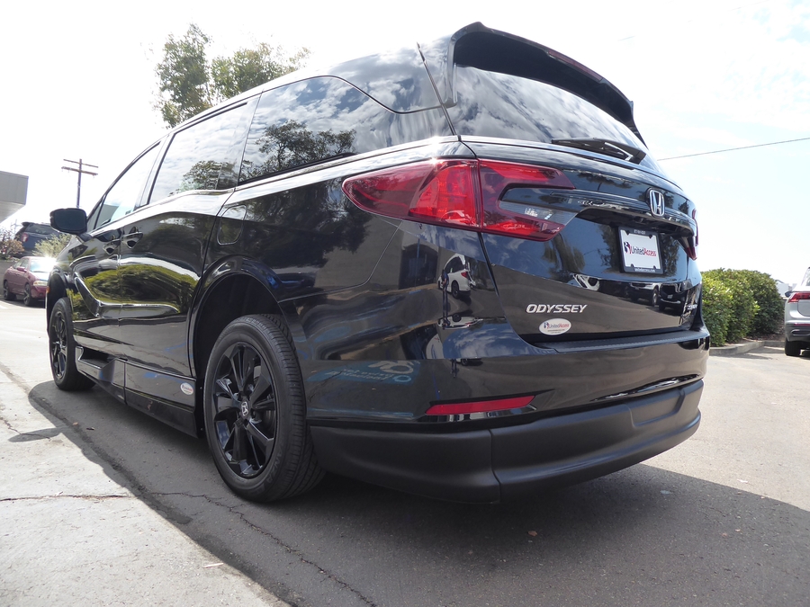 PRE OWNED 2024 Honda Odyssey Sport
