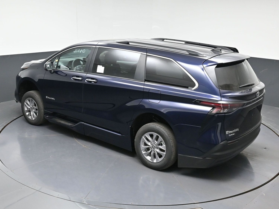 New 2026 Toyota Sienna XLE Add