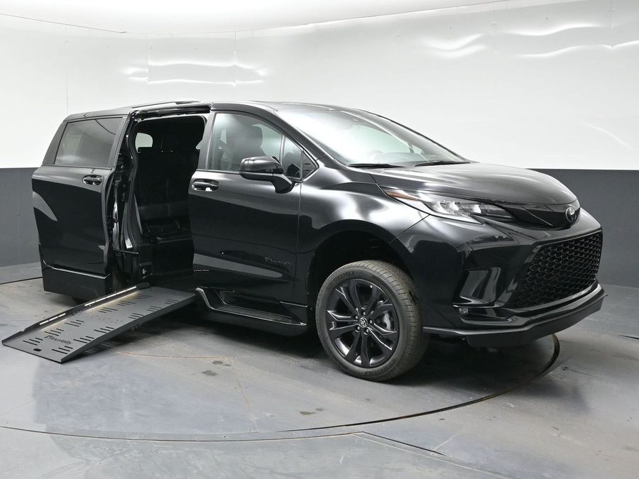 New 2026 Toyota Sienna XSE Sport
