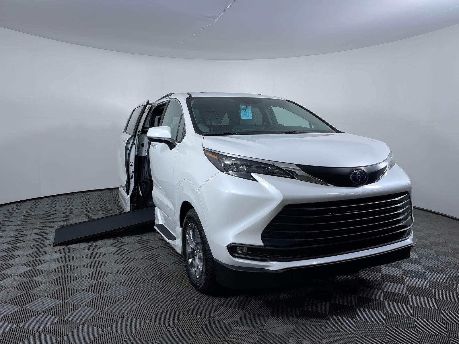 2025 Toyota Sienna