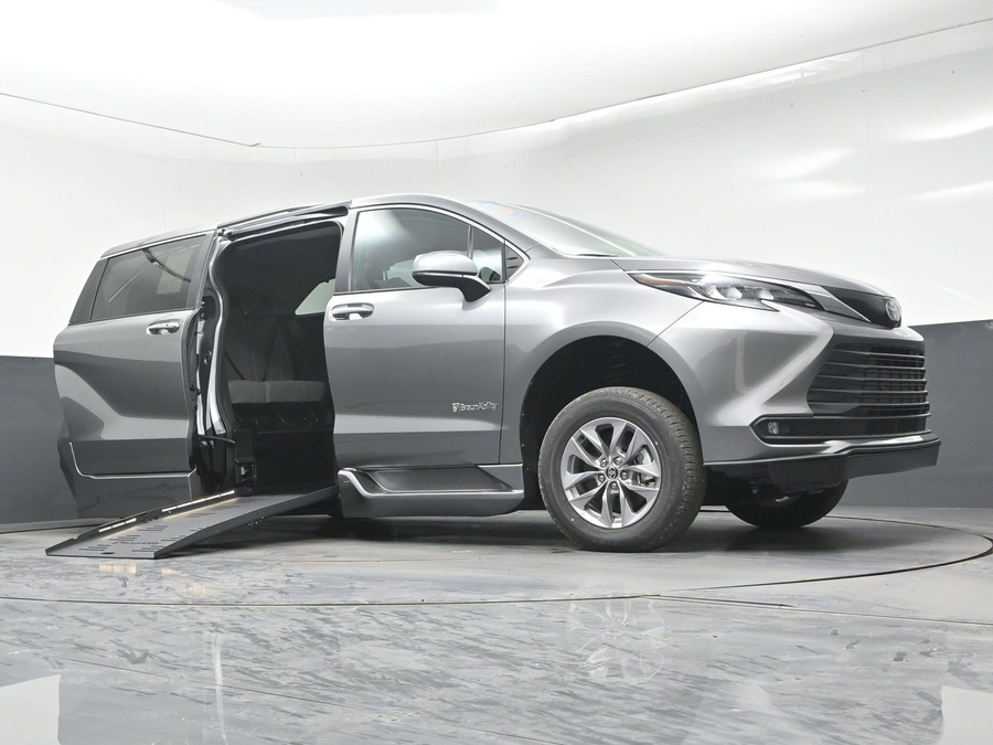 New 2026 Toyota Sienna XLE Add