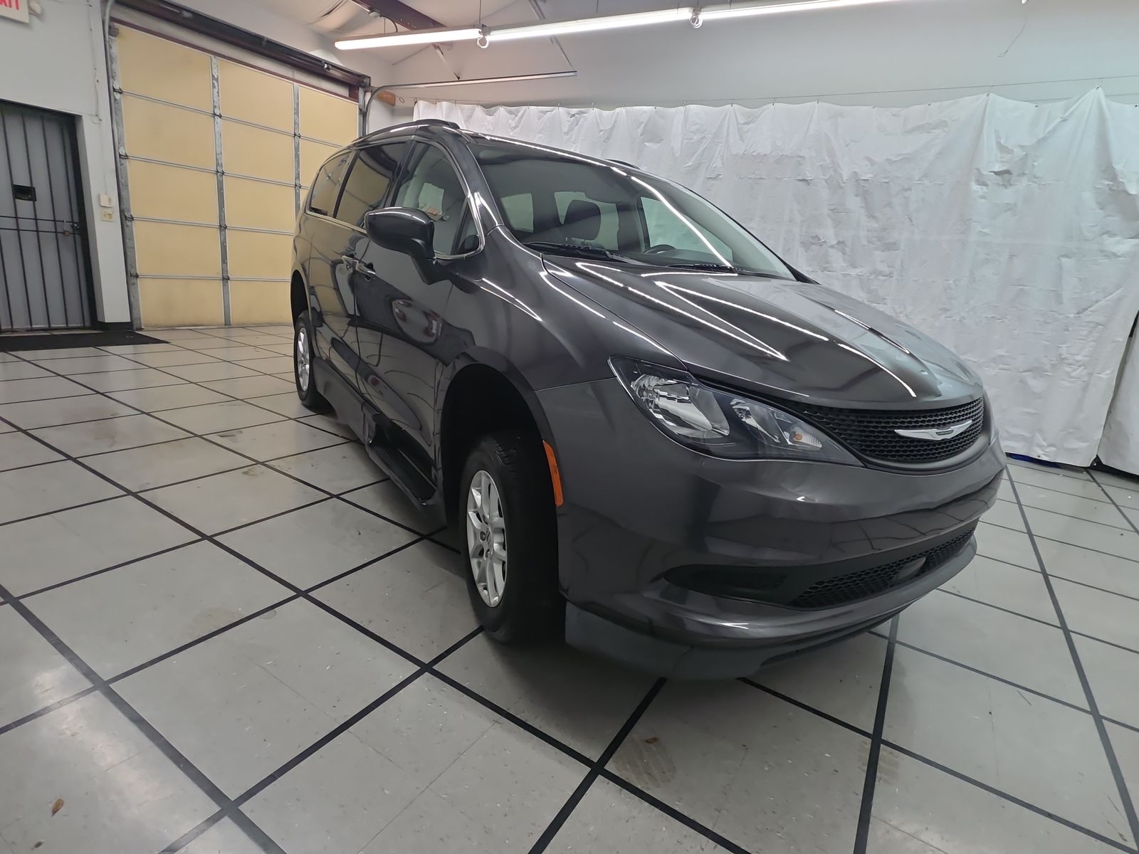 2021 Chrysler Voyager LXI