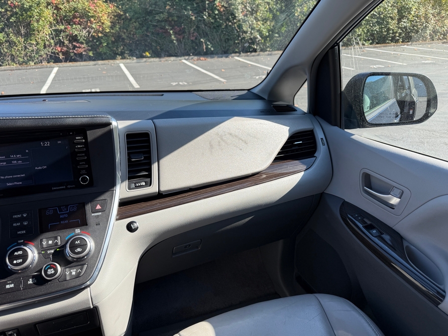 PRE OWNED 2018 Toyota Sienna XLE