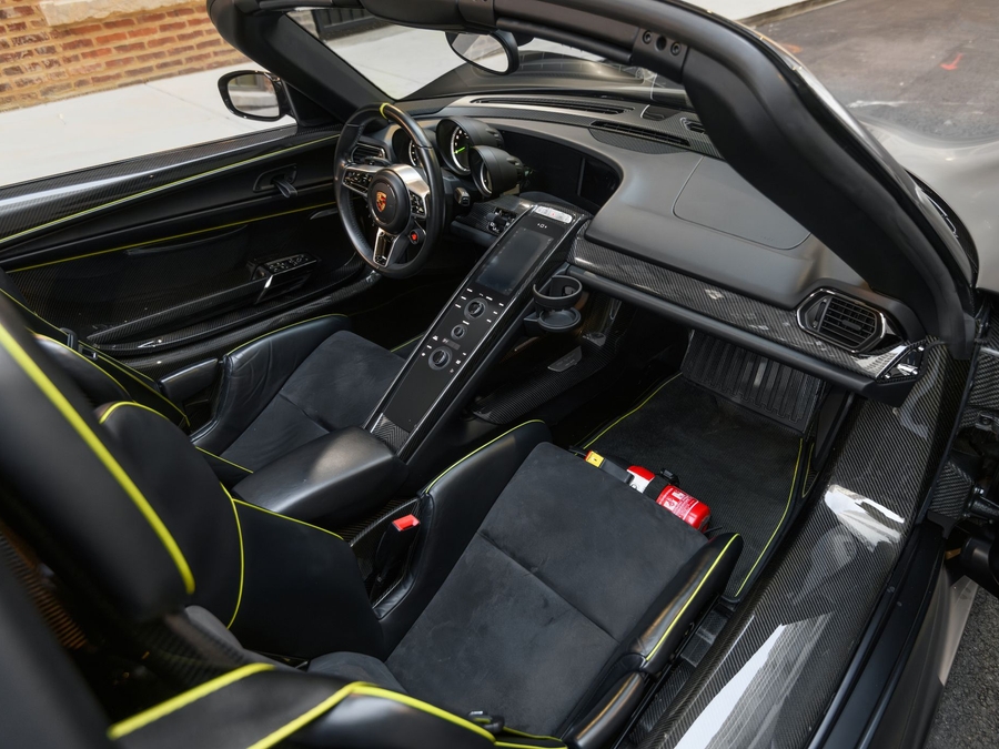 2015 Porsche 918 Spyder