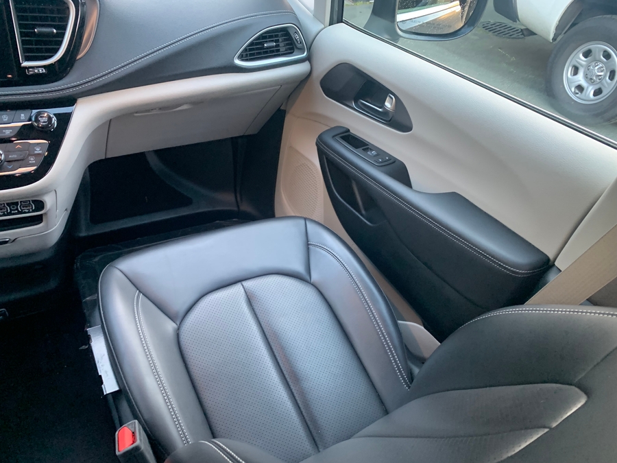 PRE OWNED 2023 Chrysler Pacifica Touring L Safety