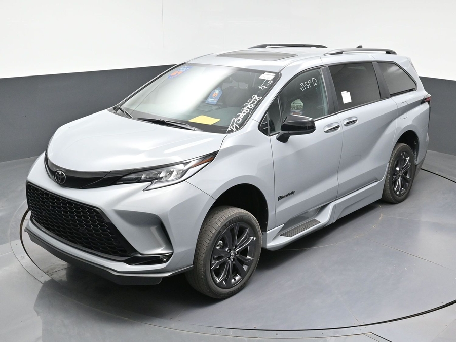 New 2026 Toyota Sienna XSE Sport