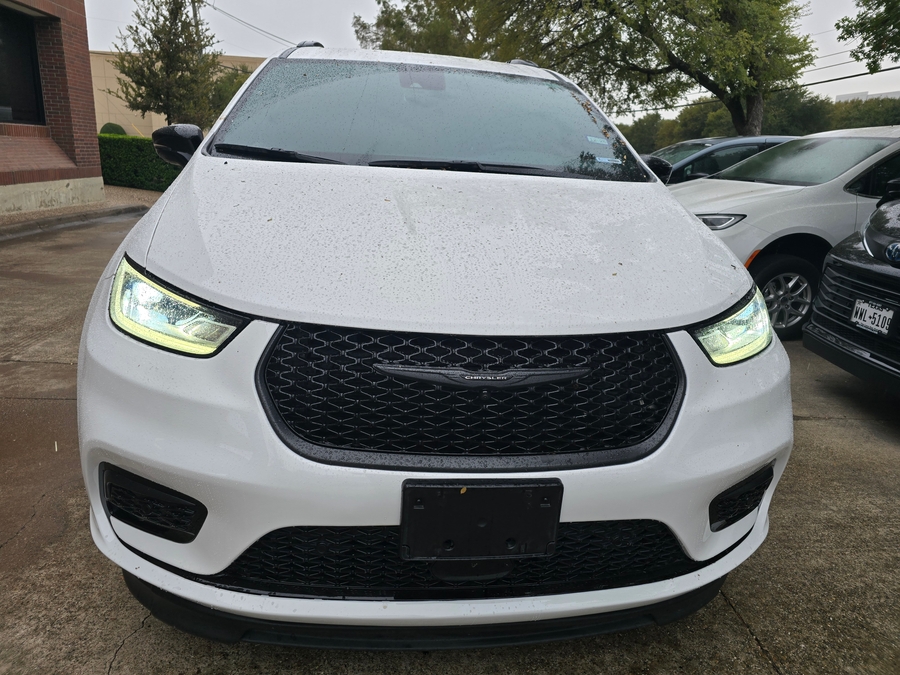 PRE OWNED 2024 Chrysler Pacifica Touring L