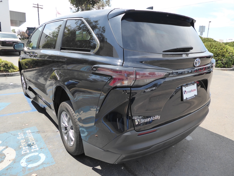 PRE OWNED 2024 Toyota Sienna LE Base