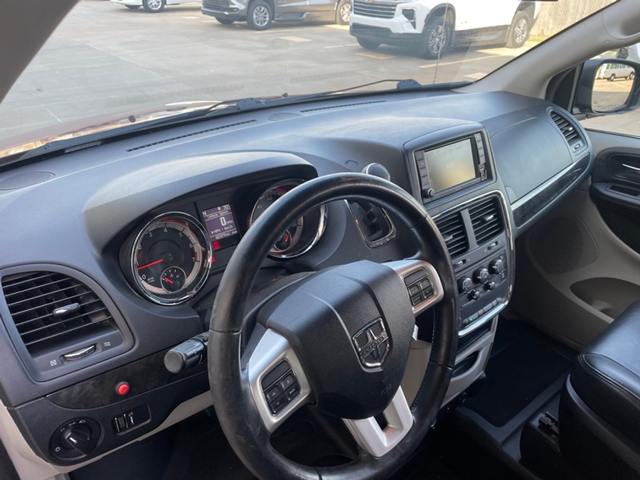 PRE OWNED 2016 Dodge Grand Caravan SXT