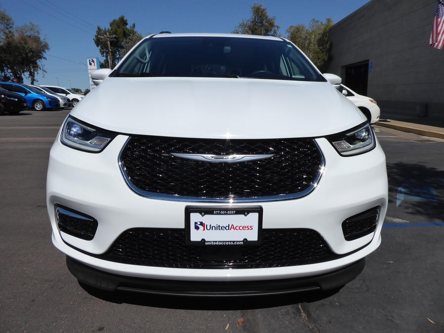 PRE OWNED 2022 Chrysler Pacifica Touring L