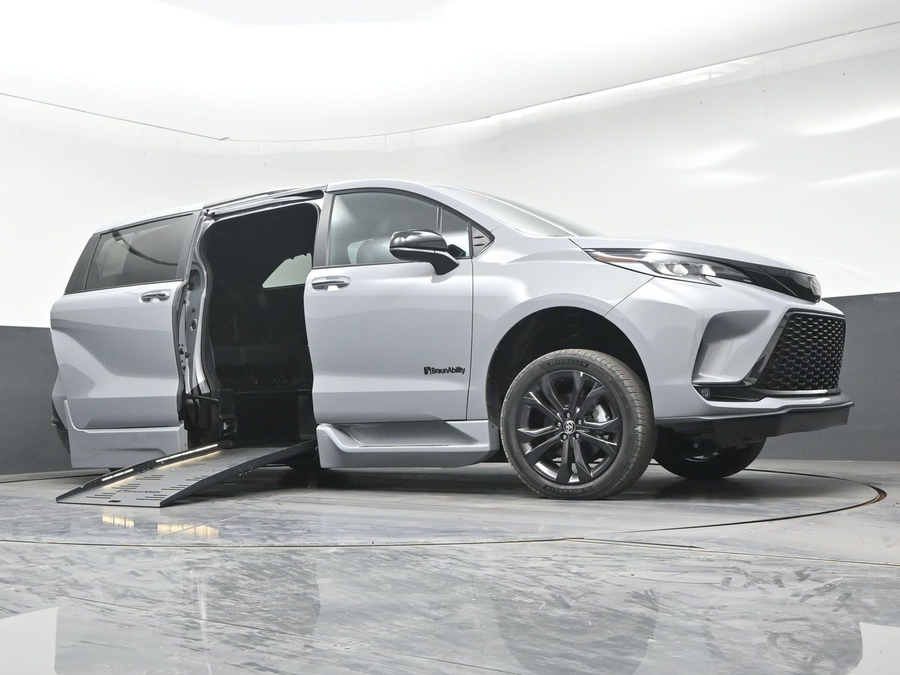 New 2026 Toyota Sienna XSE Sport