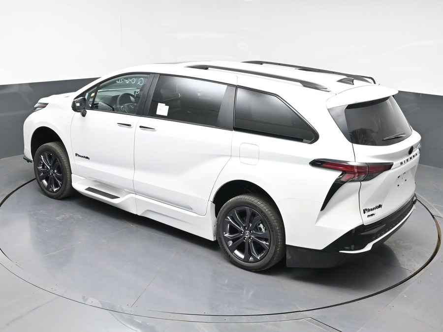 New 2026 Toyota Sienna XSE Sport
