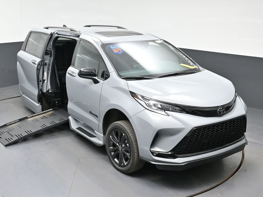 New 2026 Toyota Sienna XSE Sport