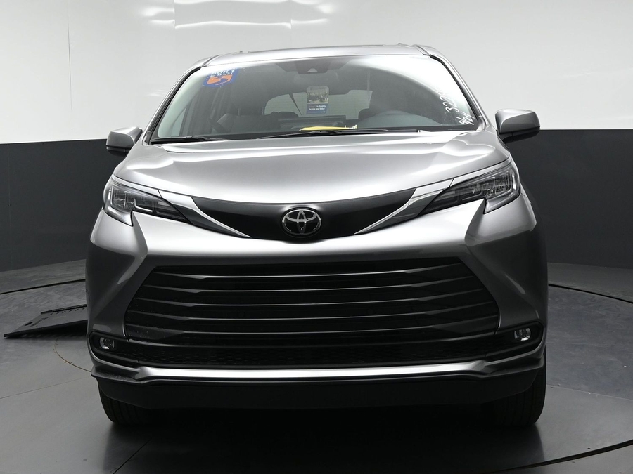 New 2026 Toyota Sienna XLE Base
