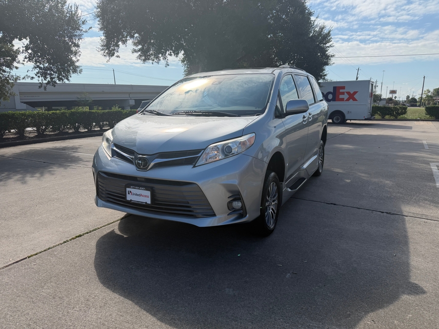 PRE OWNED 2020 Toyota Sienna XLE