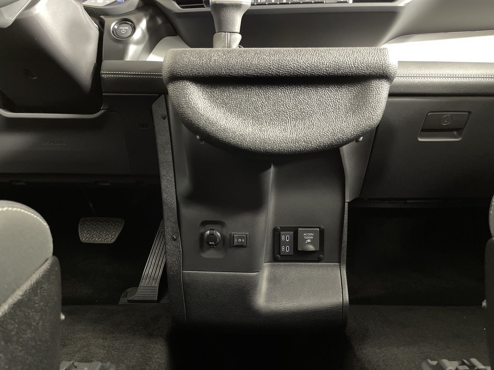2025 Toyota Sienna XSE - Photo 22