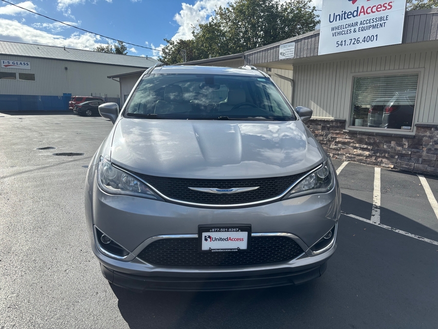 PRE OWNED 2018 Chrysler Pacifica Touring L