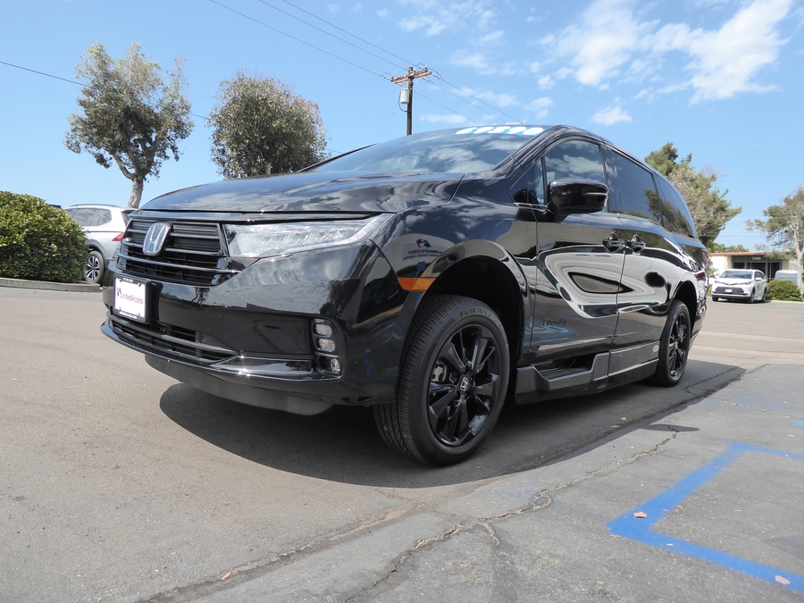 PRE OWNED 2024 Honda Odyssey Sport