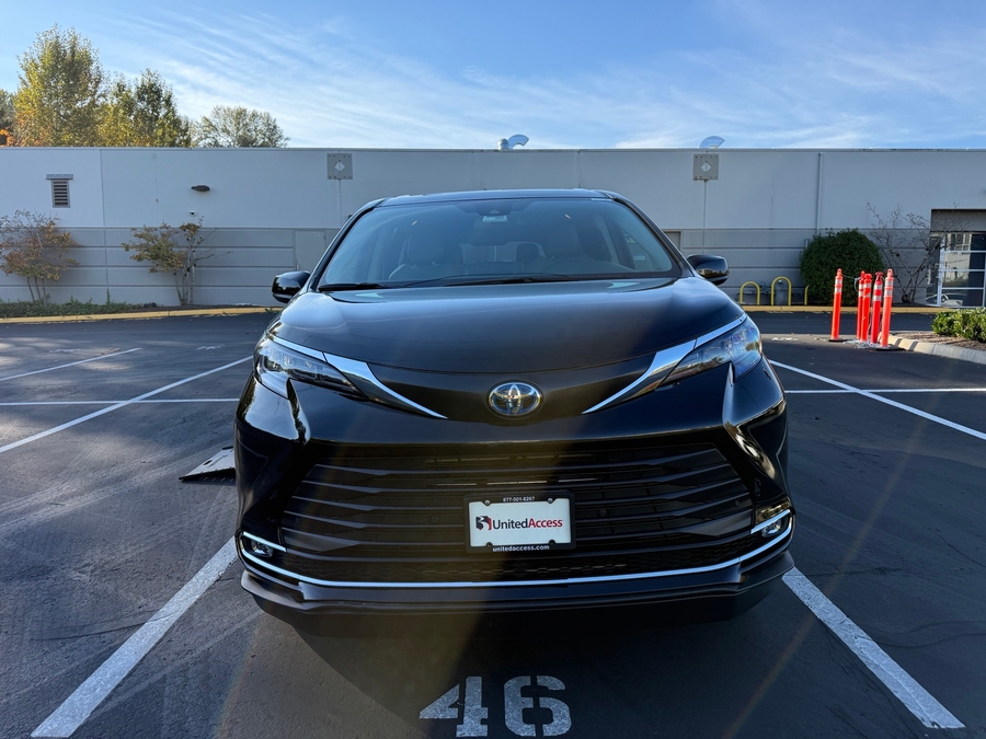 PRE OWNED 2024 Toyota Sienna XLE Base
