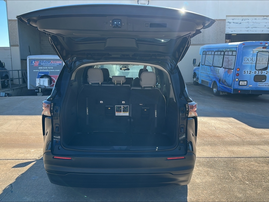 PRE OWNED 2024 Toyota Sienna LE