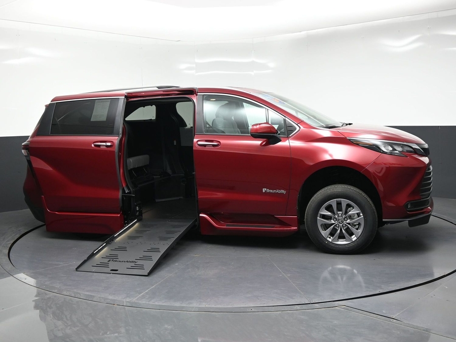 New 2026 Toyota Sienna XLE Add