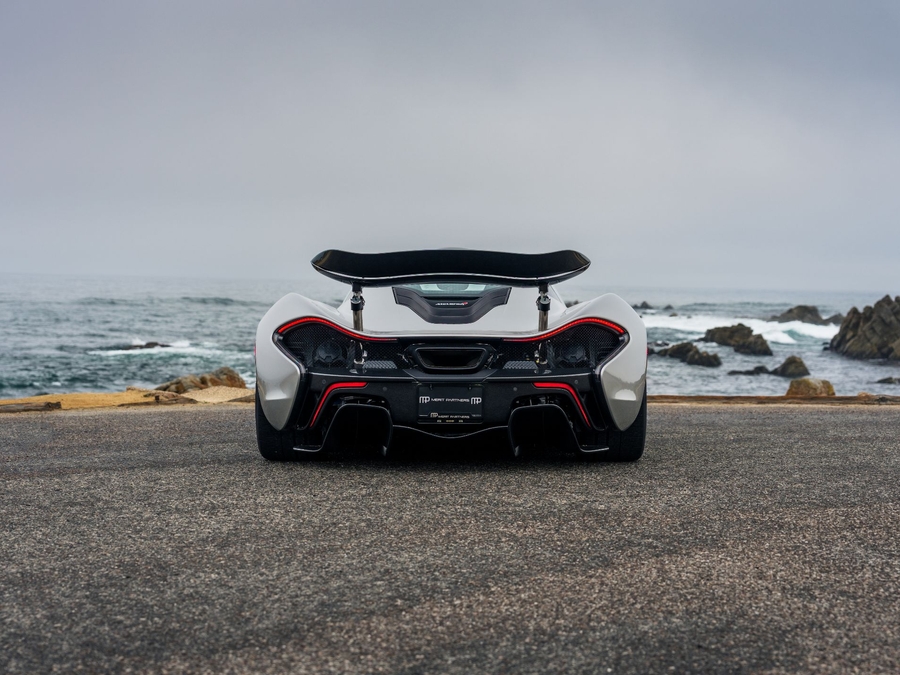 2015 McLaren P1
