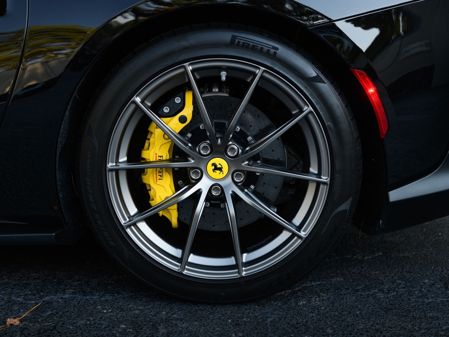 2021 Ferrari 812 GTS