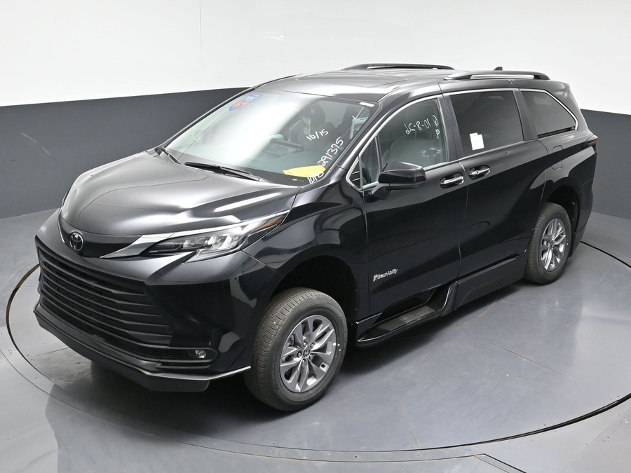 New 2026 Toyota Sienna XLE Add