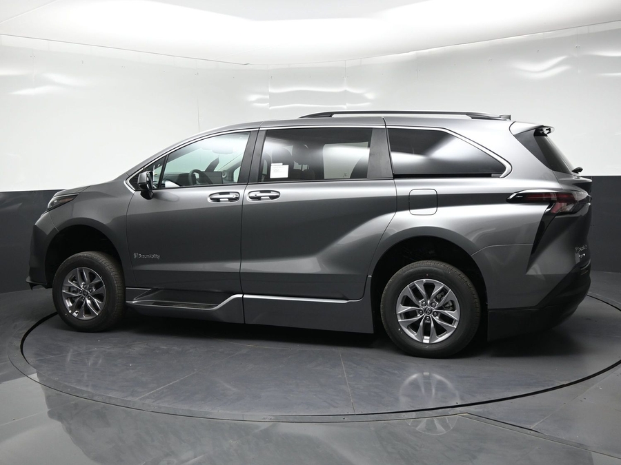 New 2026 Toyota Sienna XLE Add