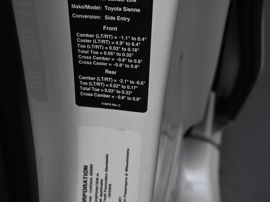 New 2026 Toyota Sienna XLE Base