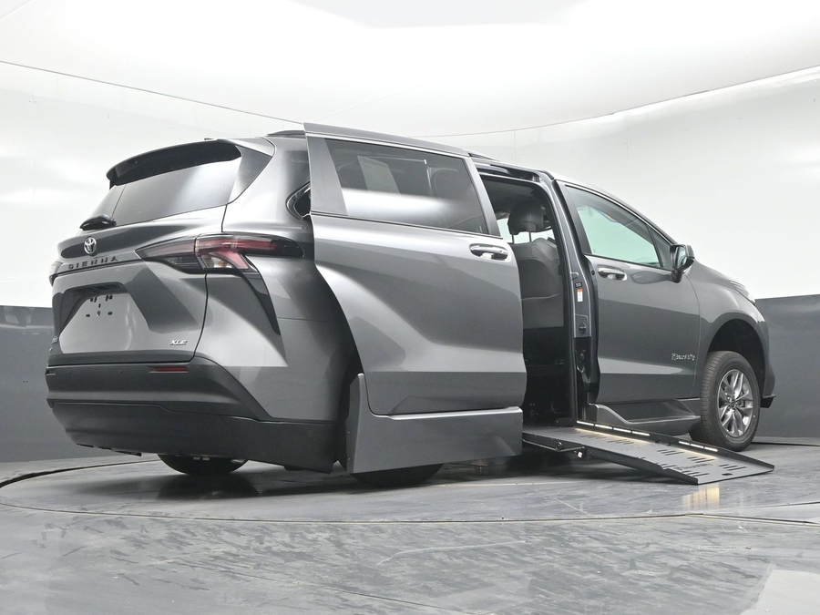 New 2026 Toyota Sienna XLE Add