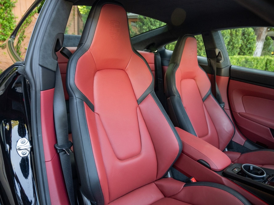 2026 Porsche 911 Carrera 4 GTS T- Hybrid
